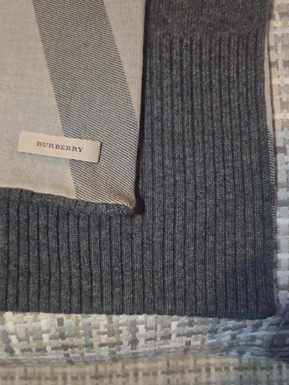 Burberry Menโs Charcoal Ribbed Scarf.